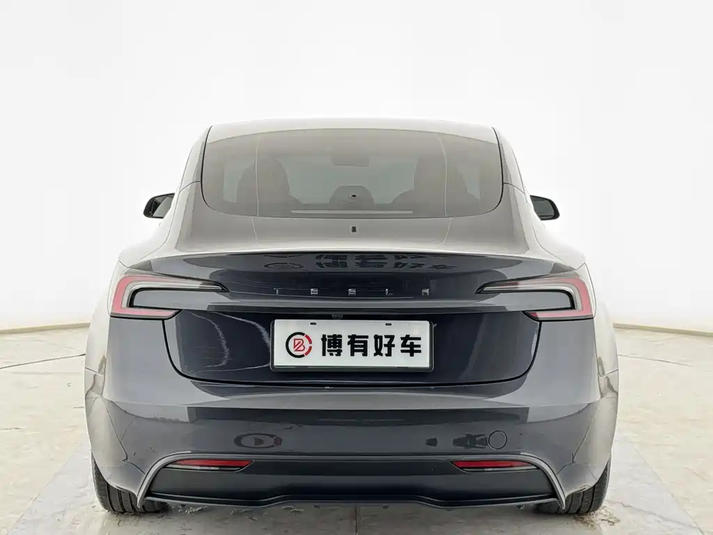 Tesla Model 3 2024