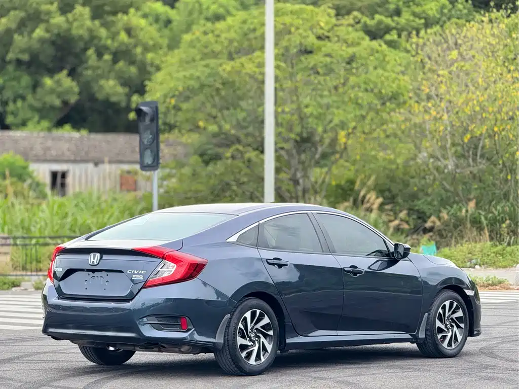 Honda Civic 2017 — фото 14