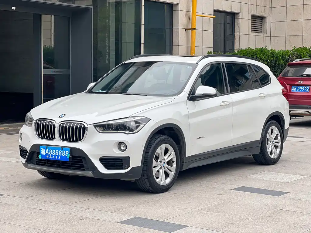 BMW X1 2017 — фото 1