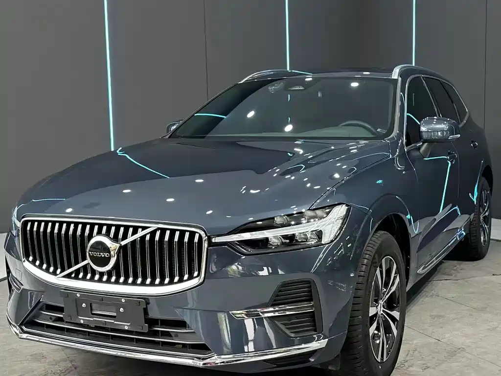 Volvo XC60 2024 — фото 1