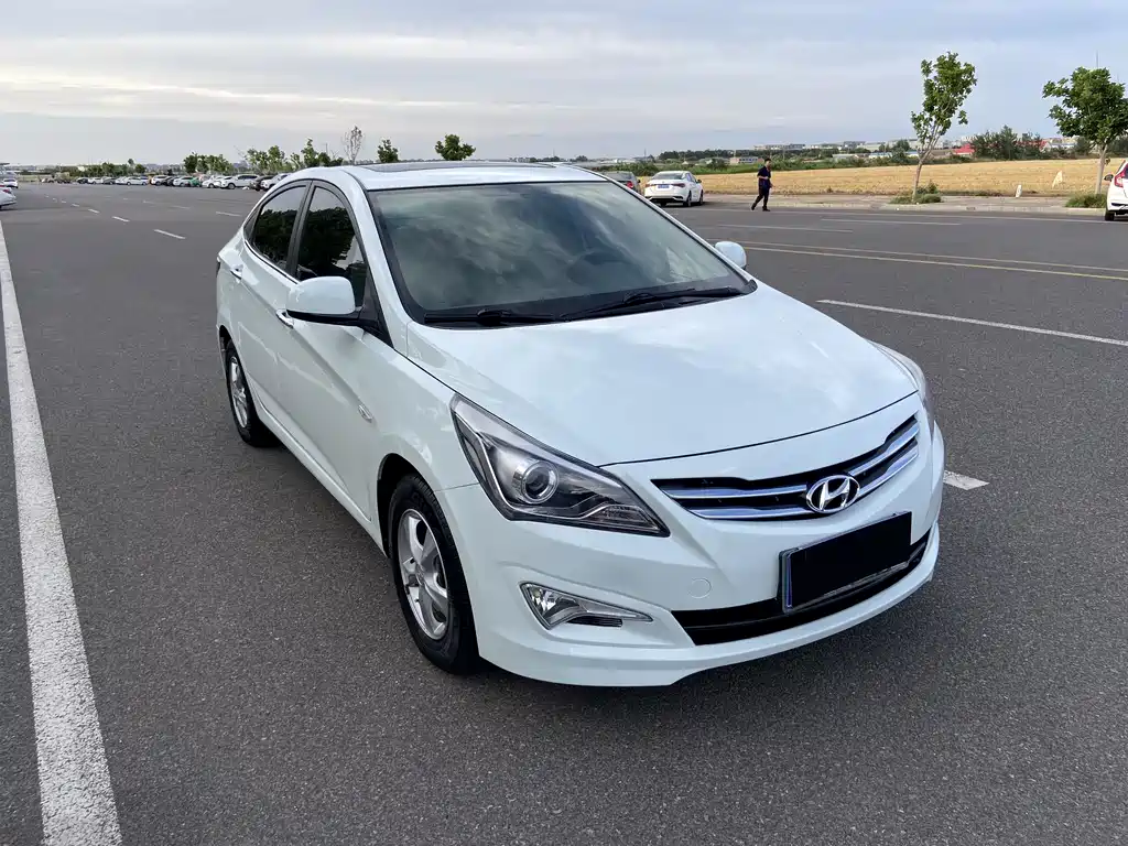 Hyundai Verna 2016 — фото 3