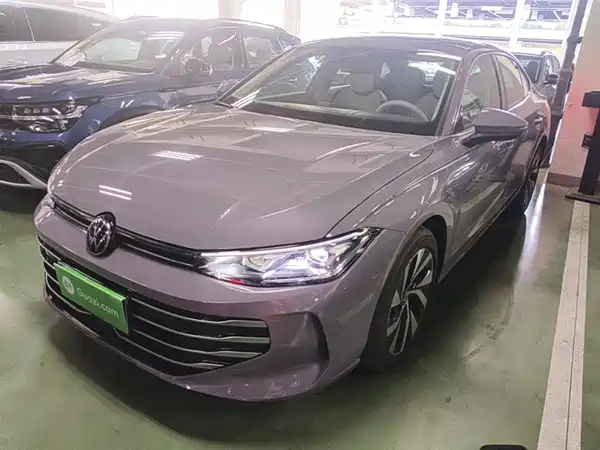 Volkswagen Passat 2025