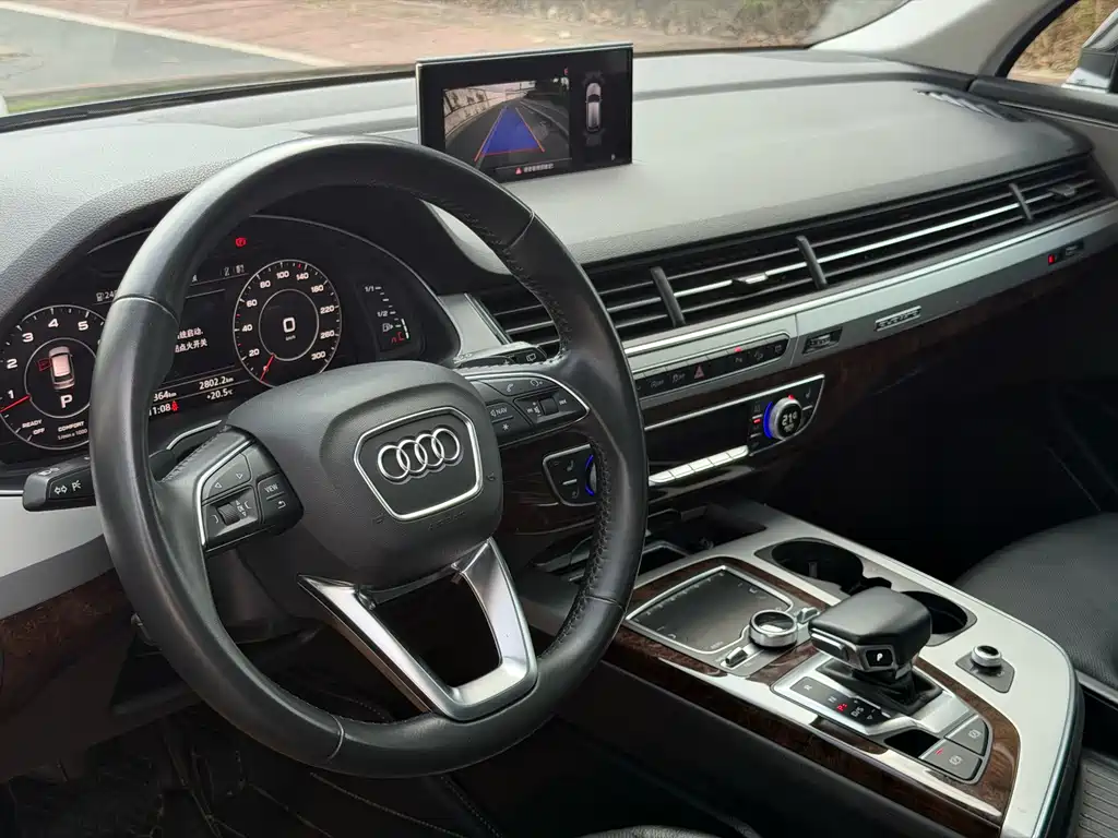 Audi Q7 2018 — фото 11