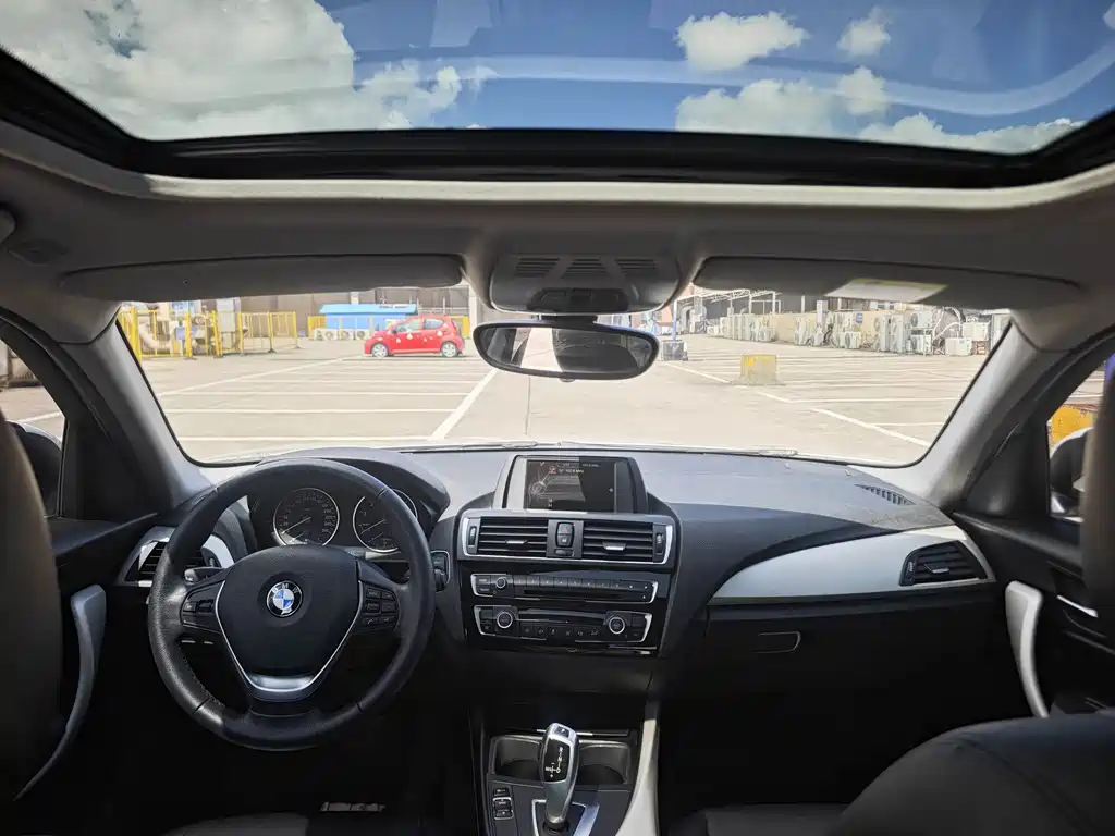 BMW 1 Series 2017 — фото 10