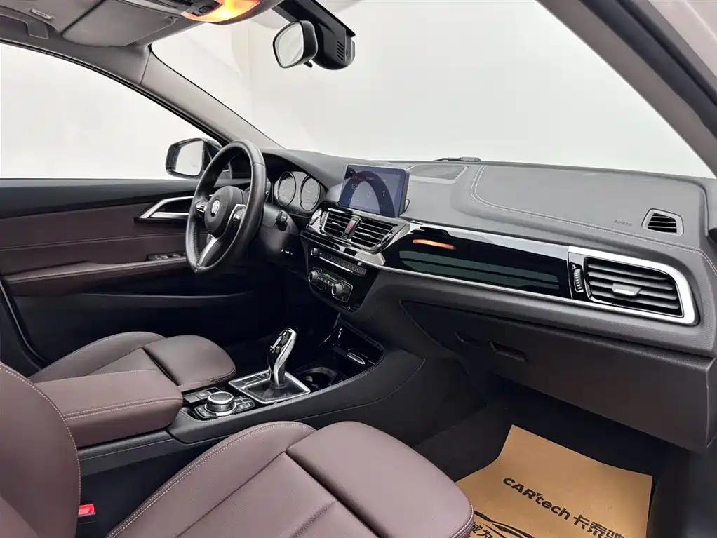 BMW 1 Series 2021 — фото 11