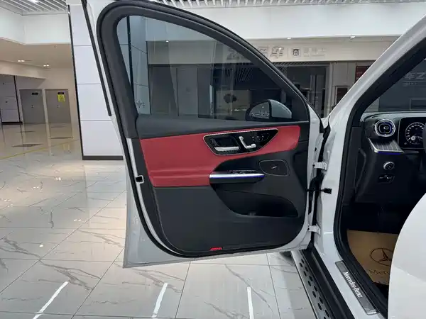 Mercedes-Benz GLC 2023