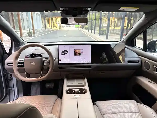 Li Auto i6 2025