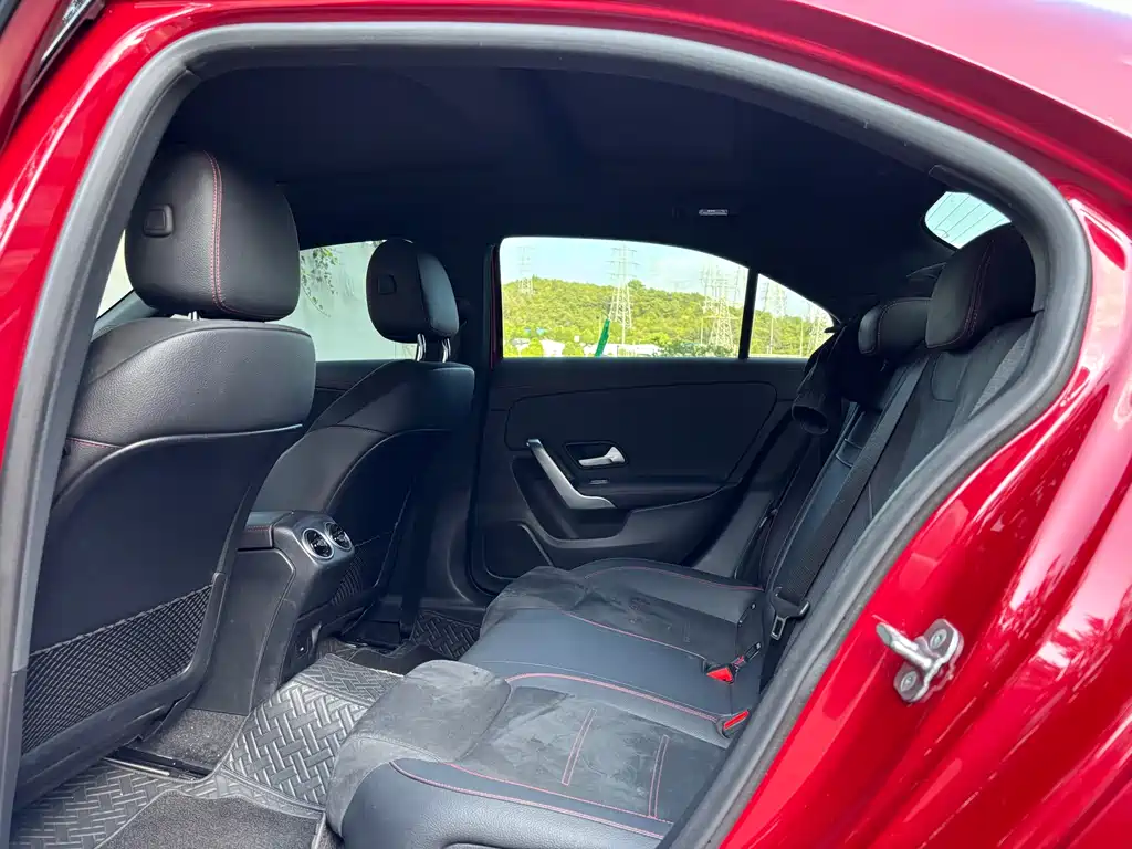 Mercedes-Benz A-Class 2024 — фото 10