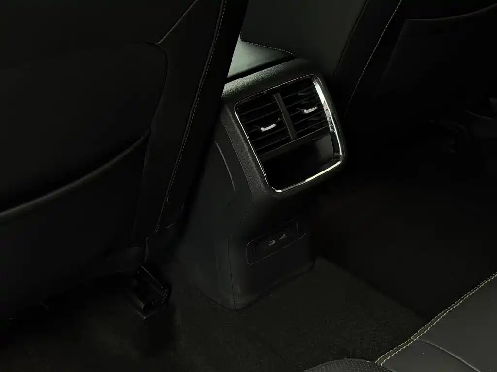 Skoda Octavia 2021 — фото 16
