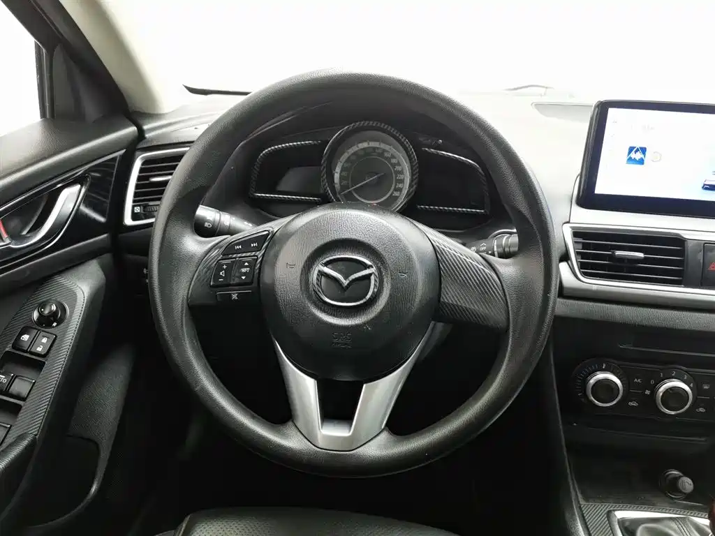 Mazda 3 Axela 2016 — фото 11