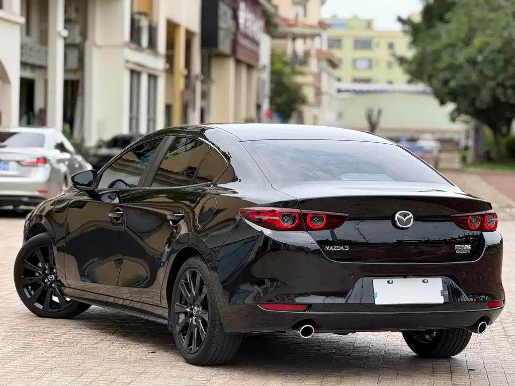 Mazda 3 Axela 2024