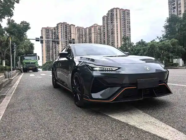 Changan UNI-V 2025