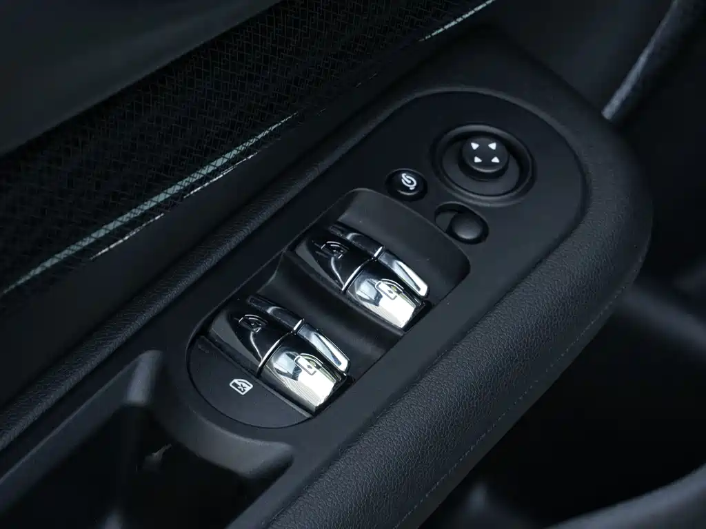 MINI Clubman 2020 — фото 27