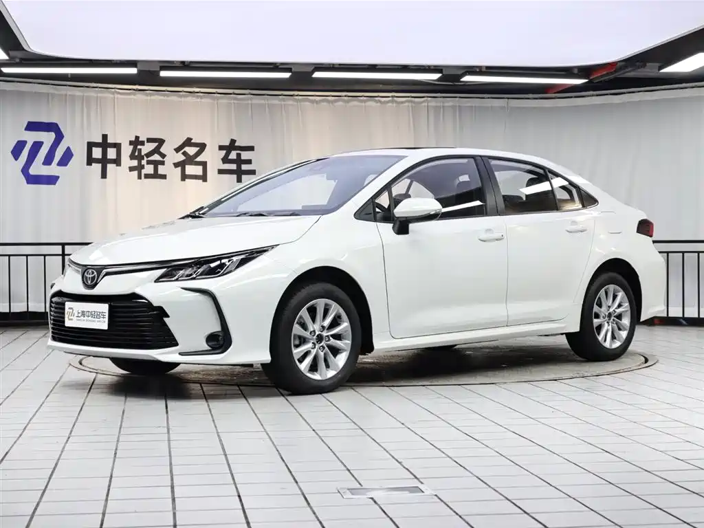 Toyota Corolla — фото 1