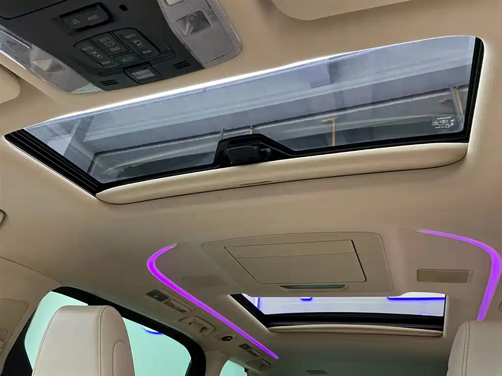 Toyota Alphard 2020 — фото 12