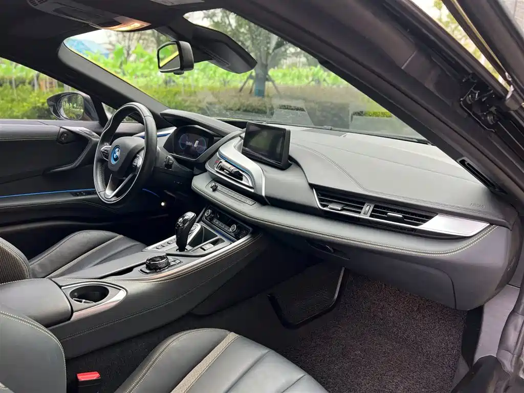 BMW i8 2019 — фото 17