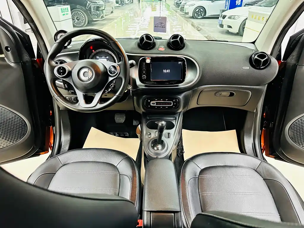 smart fortwo 2018 — фото 40