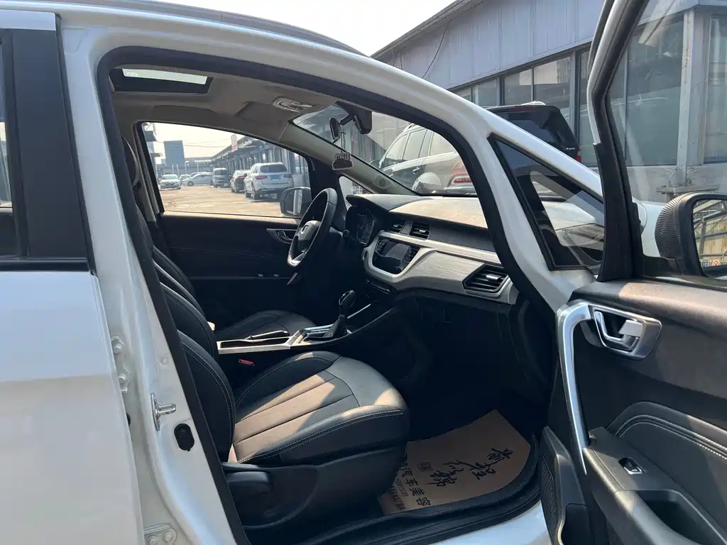 Geely Vision X3 2020 — фото 12