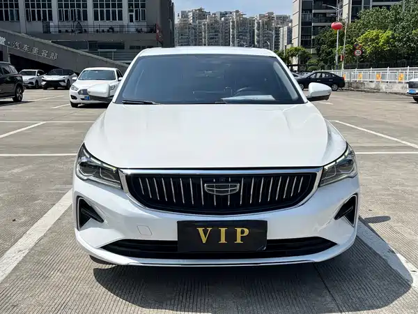 Geely Emgrand 2022