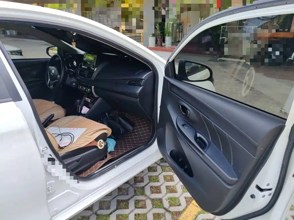 Toyota Yaris L 2023 — фото 20
