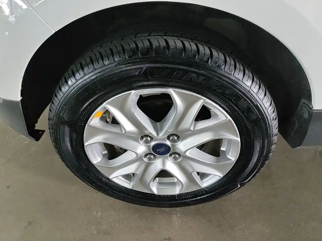 Ford EcoSport 2015 — фото 23