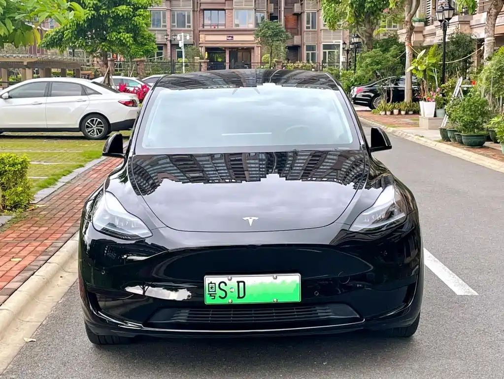 Tesla Model Y 2023 — фото 2