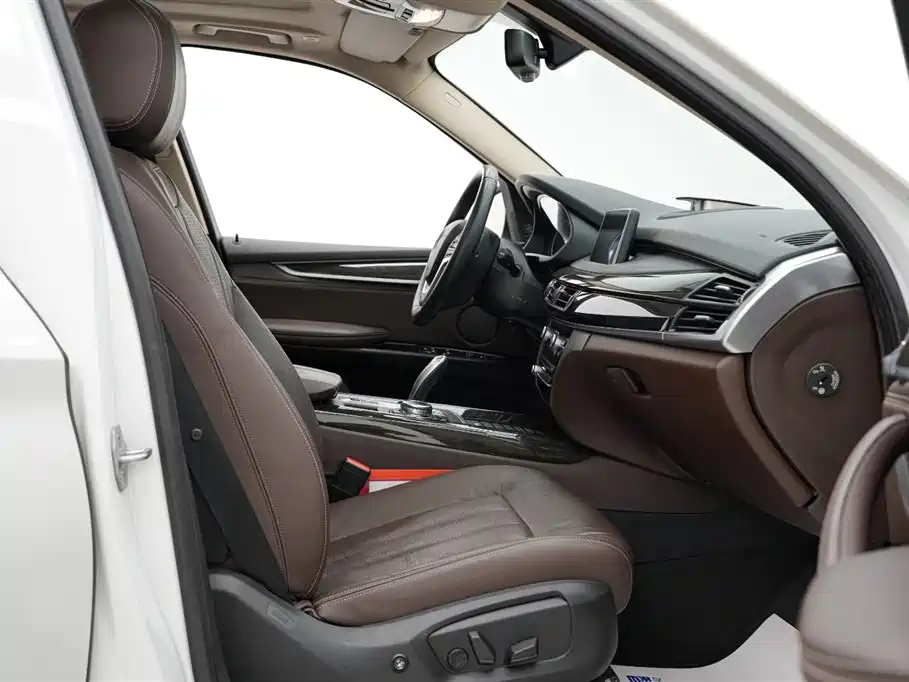 BMW X5 2016 — фото 29
