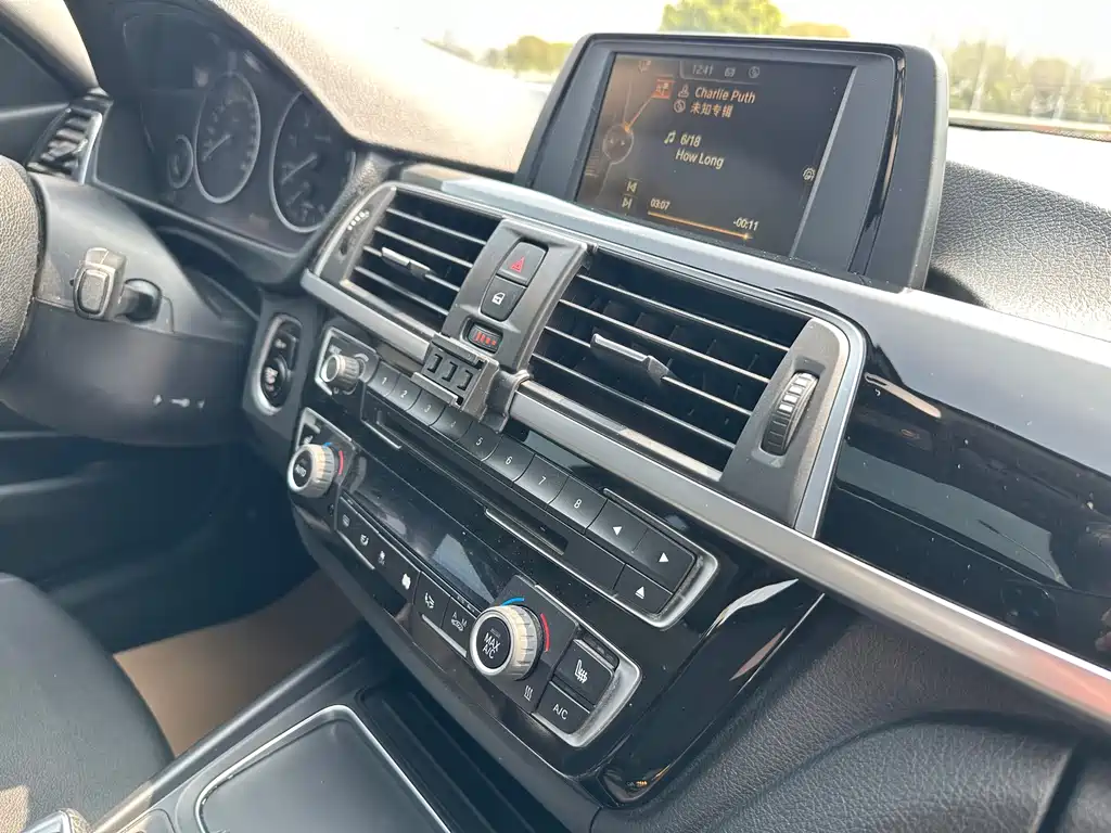 BMW 3 Series 2017 — фото 12