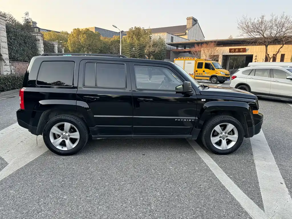 Jeep Patriot 2014 — фото 25