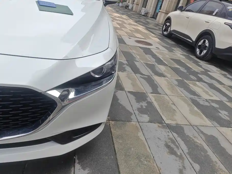 Mazda 3 Axela 2023