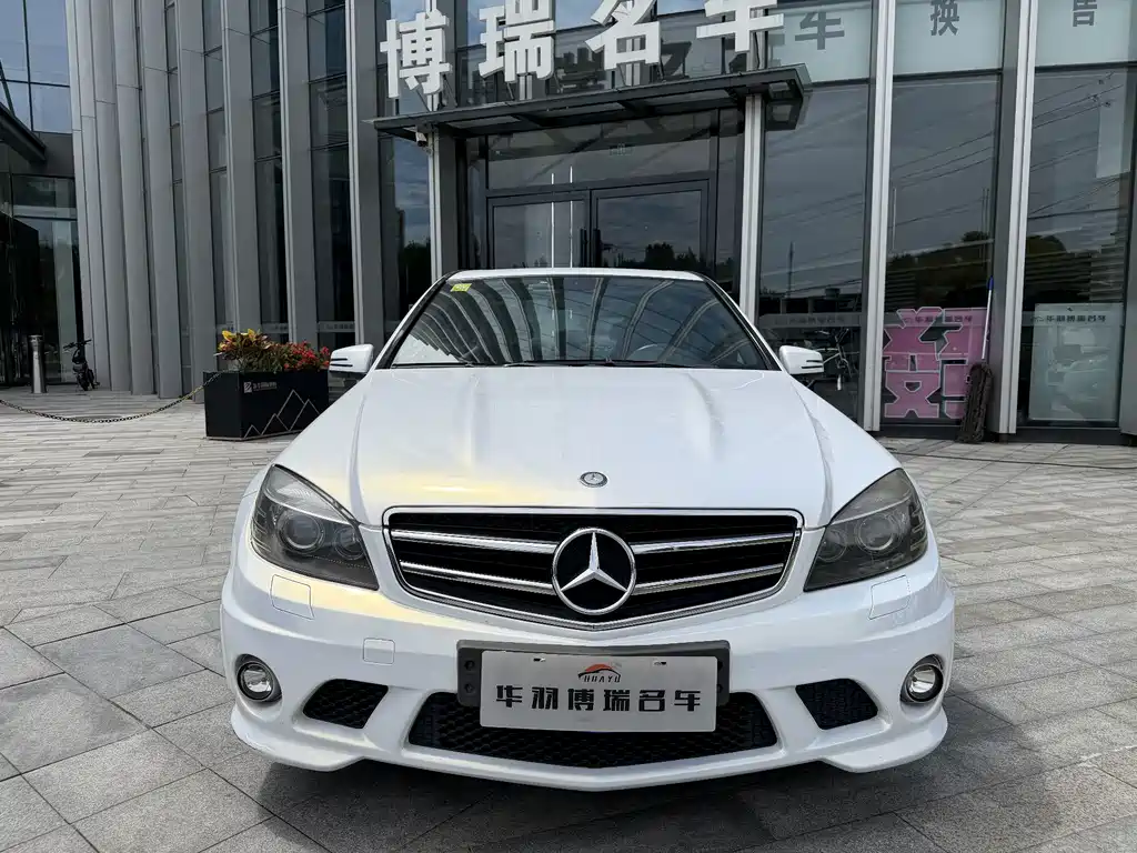 Mercedes-Benz C-Class AMG 2010 — фото 2