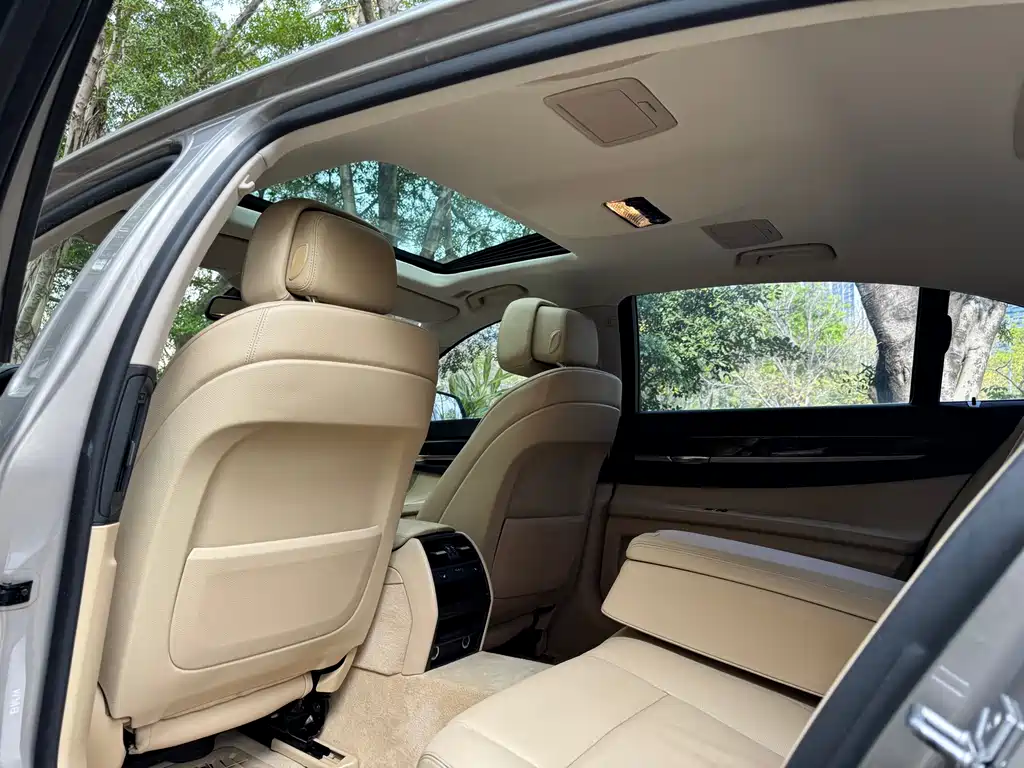 BMW 7 Series 2013 — фото 22