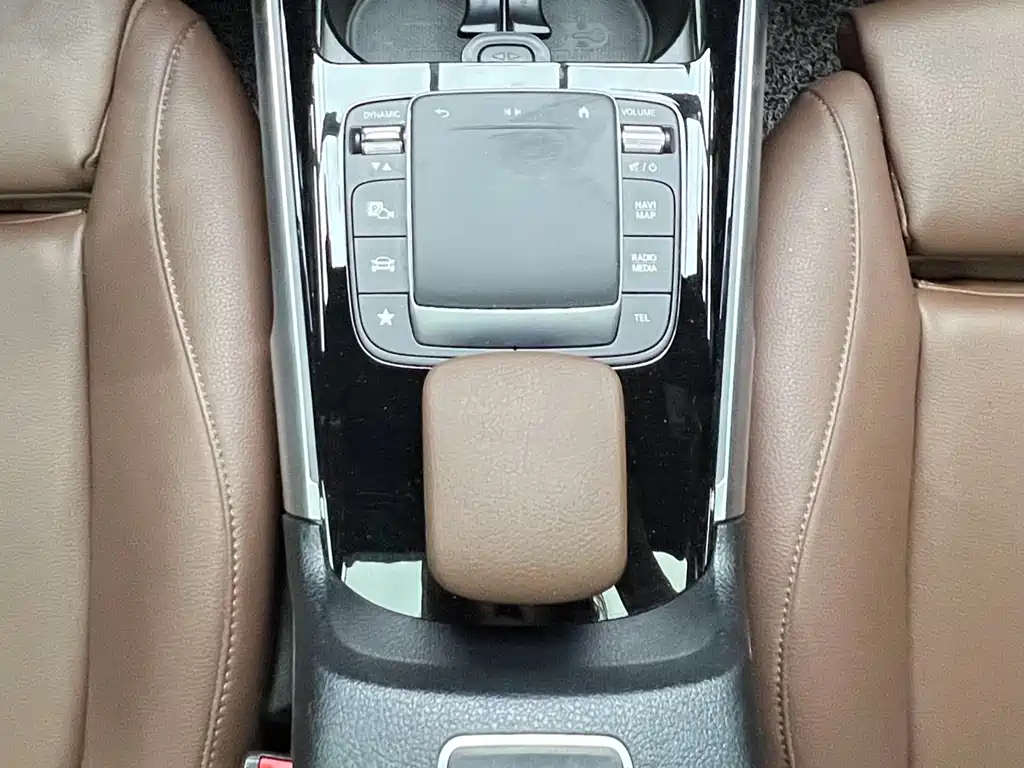 Mercedes-Benz GLB 2023 — фото 16