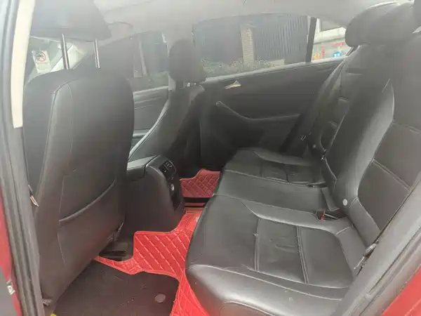 Volkswagen Sagitar 2014