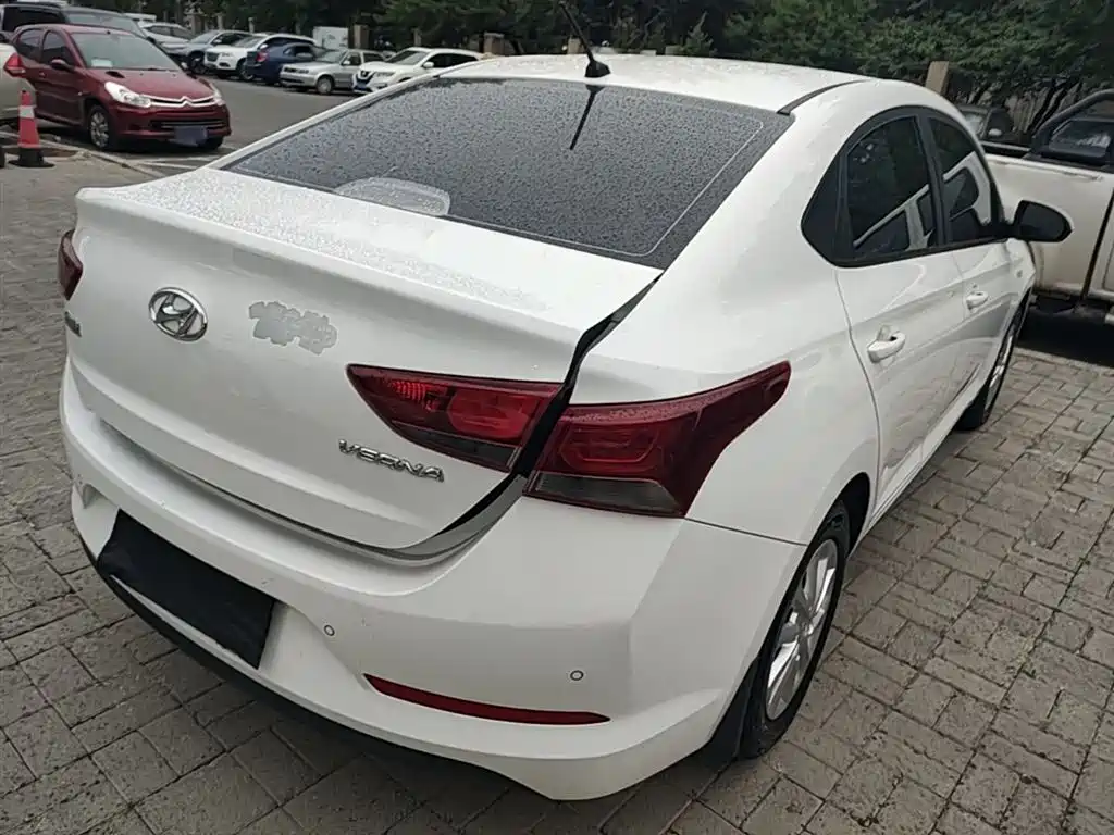Hyundai Verna 2017 — фото 7