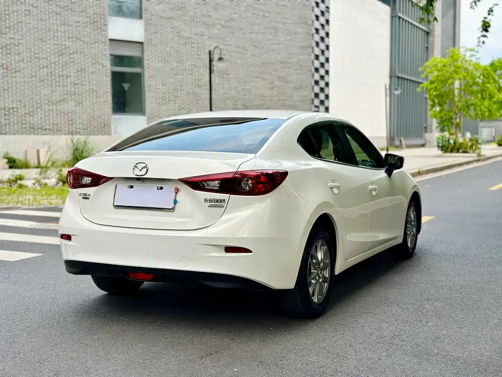 Mazda 3 Axela 2018 — фото 6