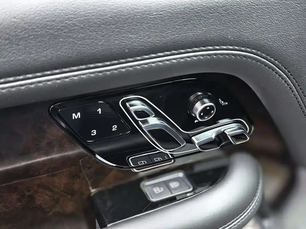 Land Rover Range Rover 2021 — фото 19