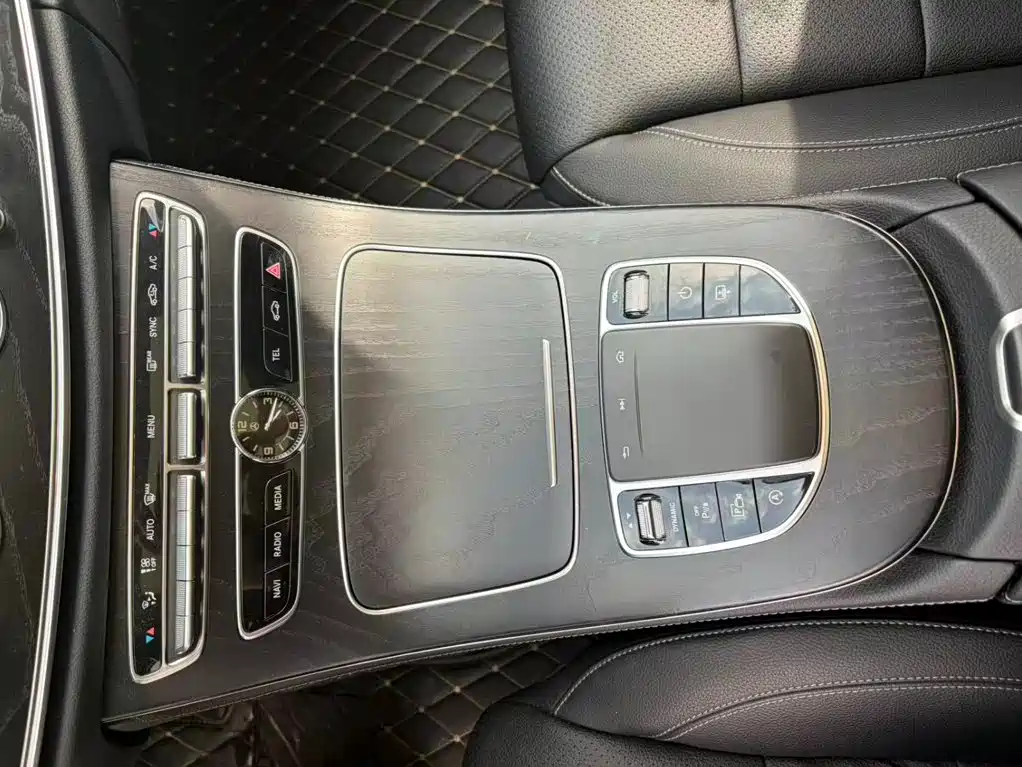 Mercedes-Benz E-Class 2019 — фото 11