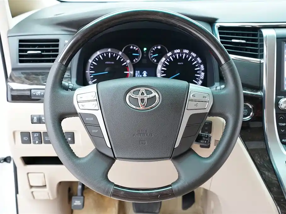 Toyota Alphard 2014 — фото 33