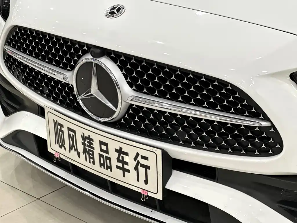 Mercedes-Benz C-Class 2023 — фото 32