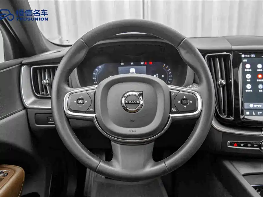 Volvo XC60 2024 — фото 17