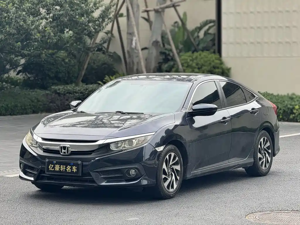 Honda Civic 2017 — фото 1