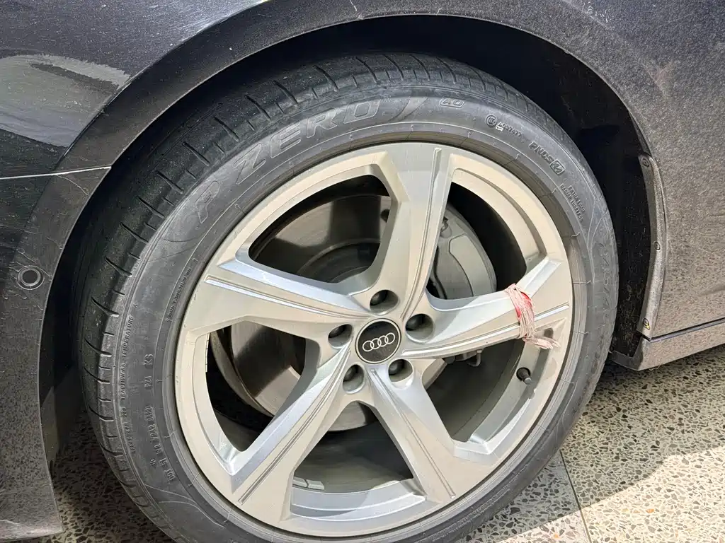 Audi A6L 2022