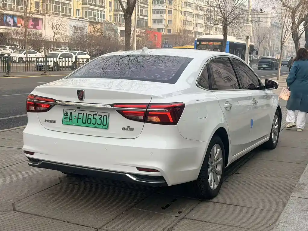 Roewe i6 New Energy 2019 — фото 6