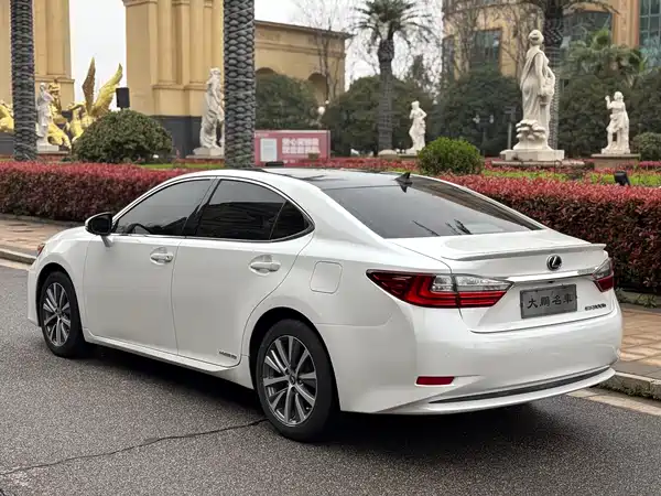 Lexus ES 2015