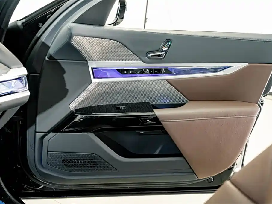 BMW 7 Series 2024 — фото 17