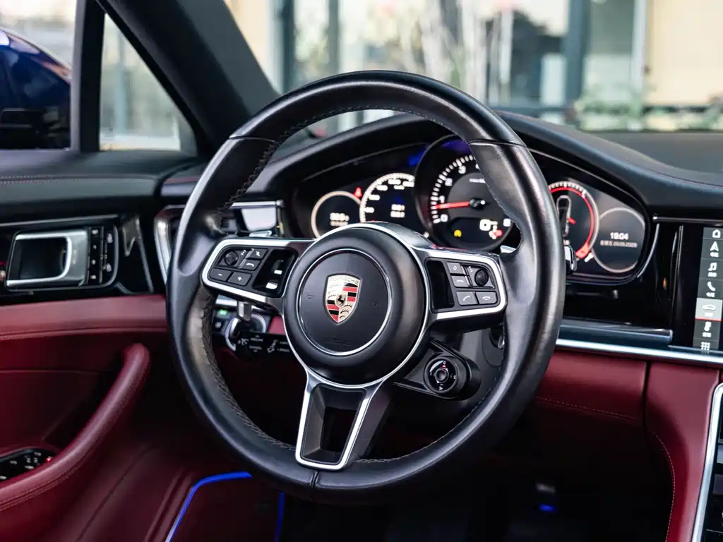 Porsche Panamera 2020 — фото 11