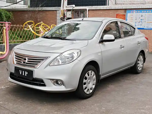 Nissan Sunny 2011