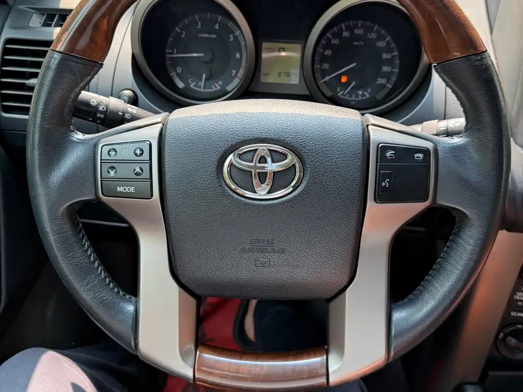 Toyota Prado 2015 — фото 18