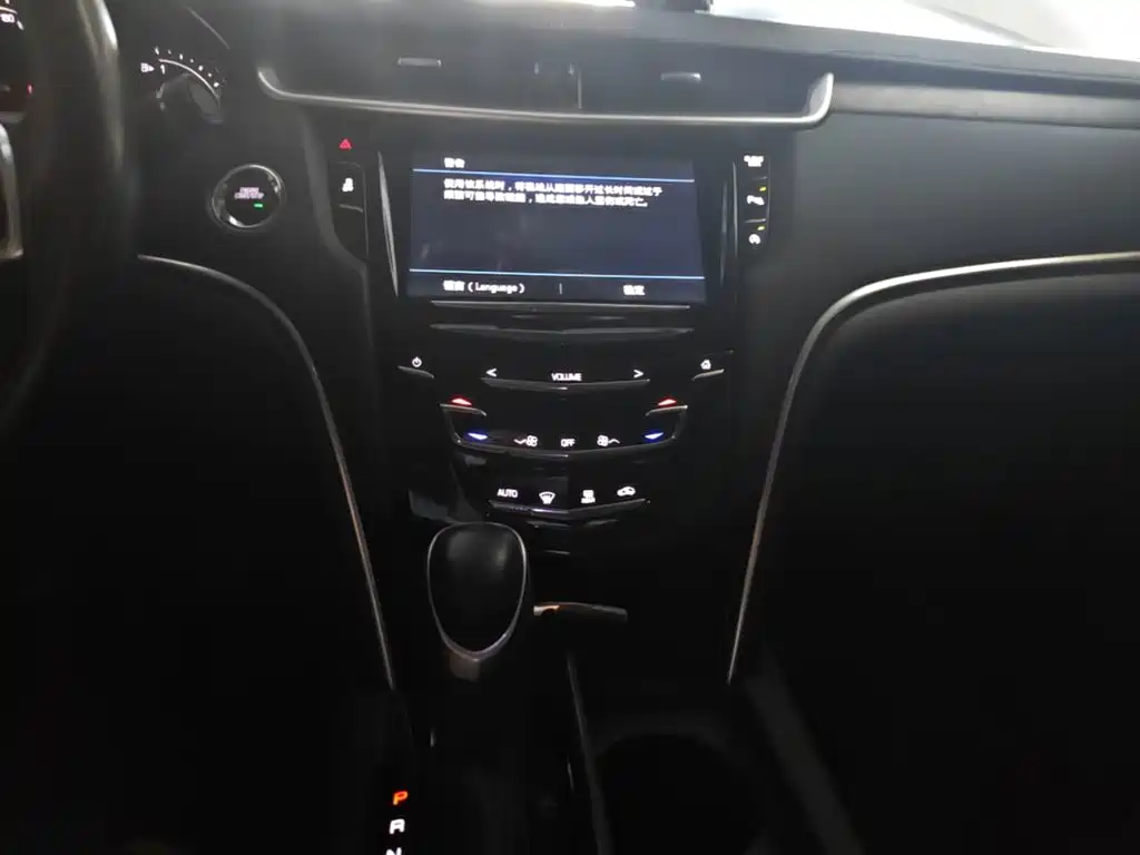 Cadillac XTS 2019 — фото 13